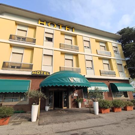 Hotel Industria Бреша Екстериор снимка