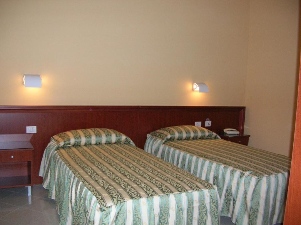 Hotel Industria Бреша Екстериор снимка