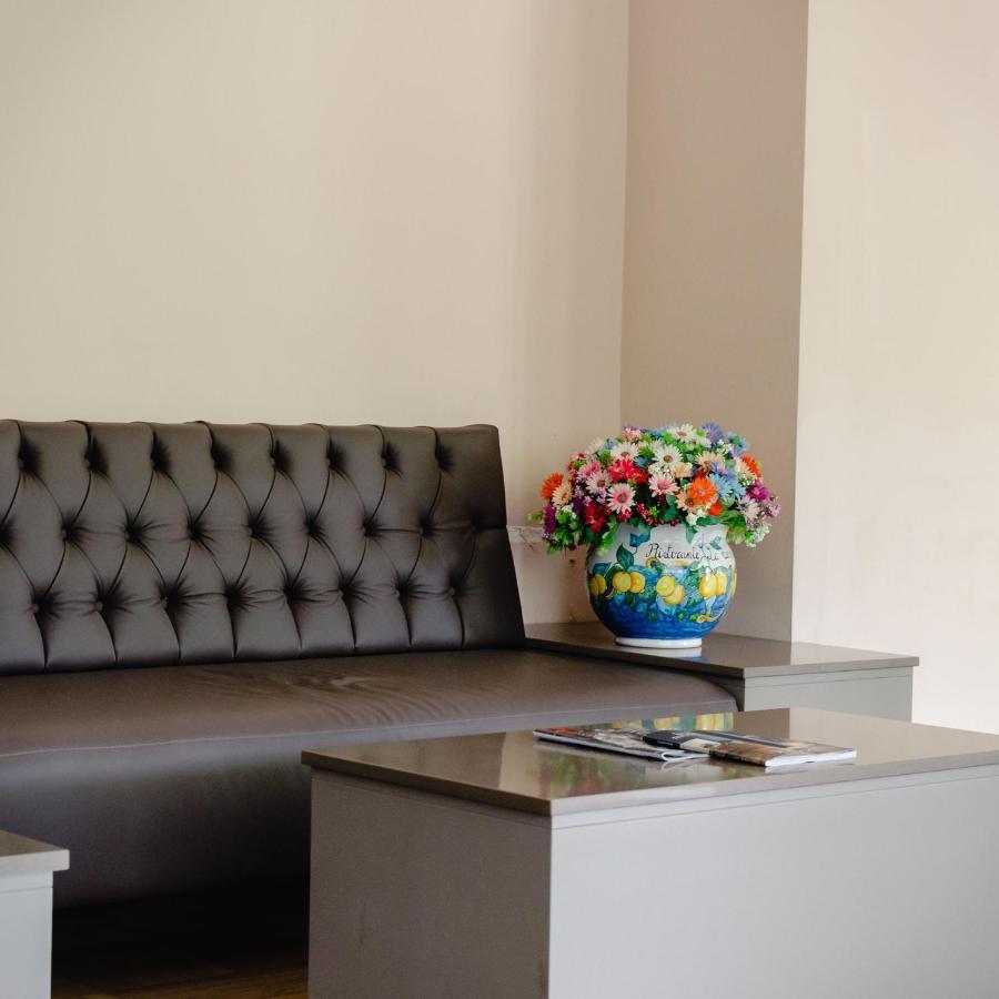 Hotel Industria Бреша Екстериор снимка