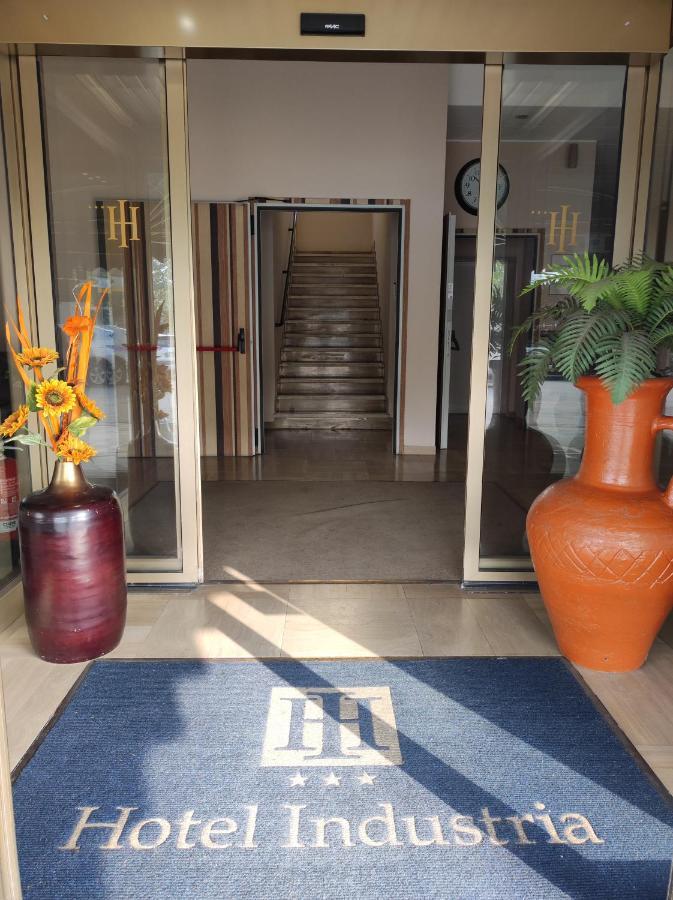 Hotel Industria Бреша Екстериор снимка