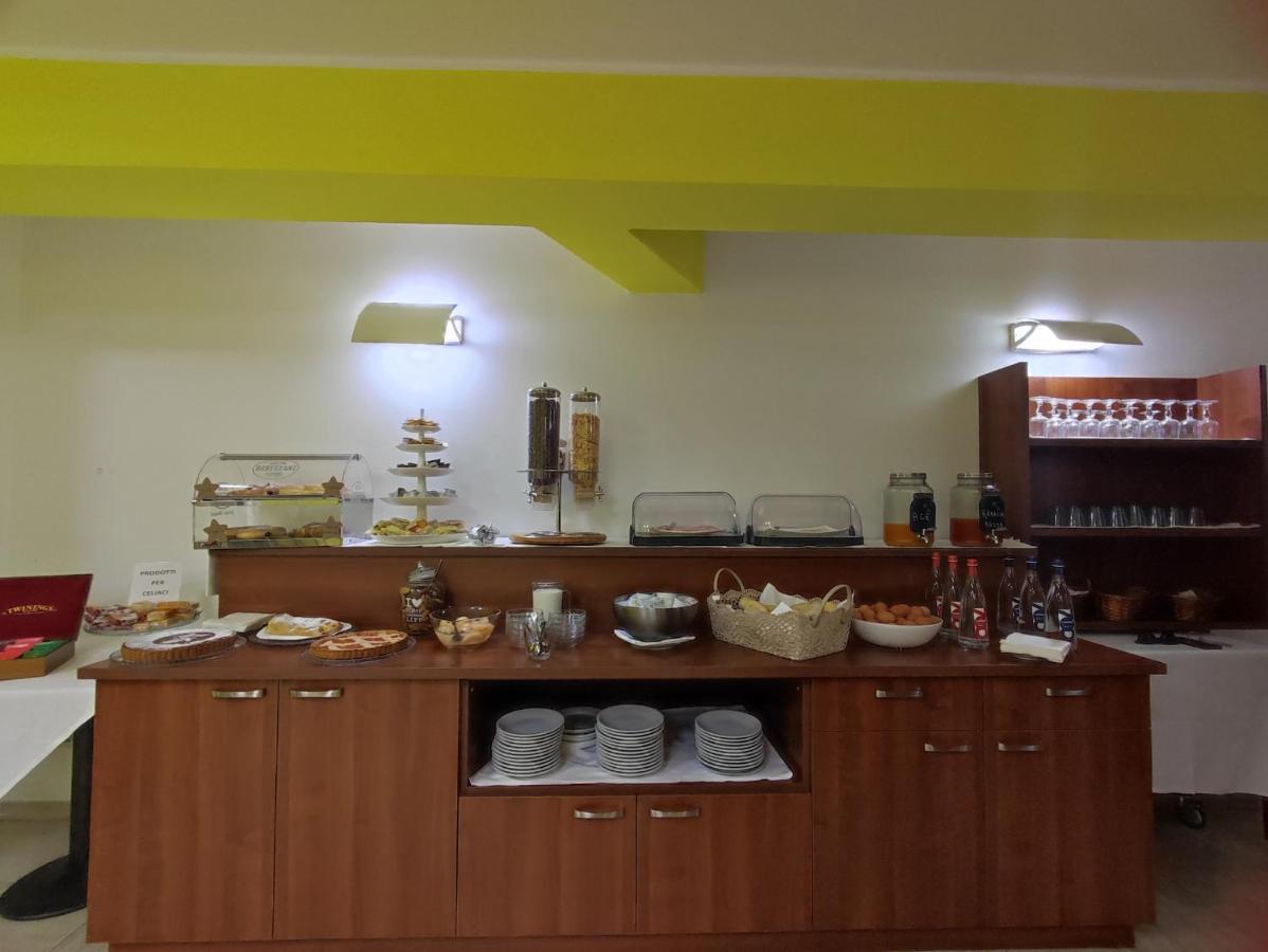 Hotel Industria Бреша Екстериор снимка