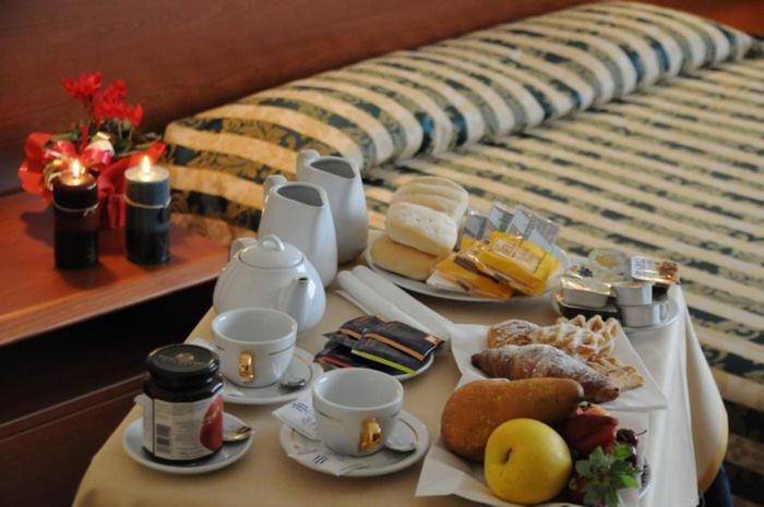 Hotel Industria Бреша Екстериор снимка
