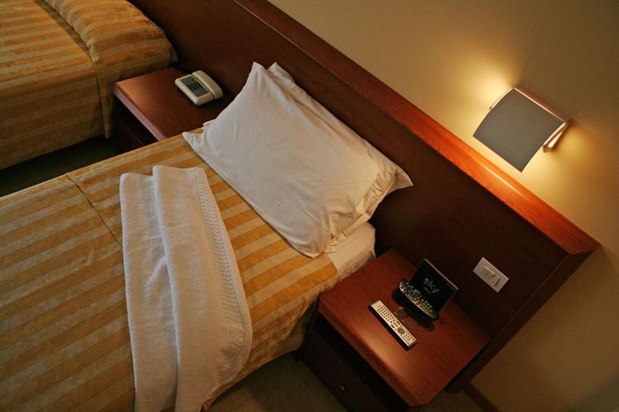 Hotel Industria Бреша Екстериор снимка